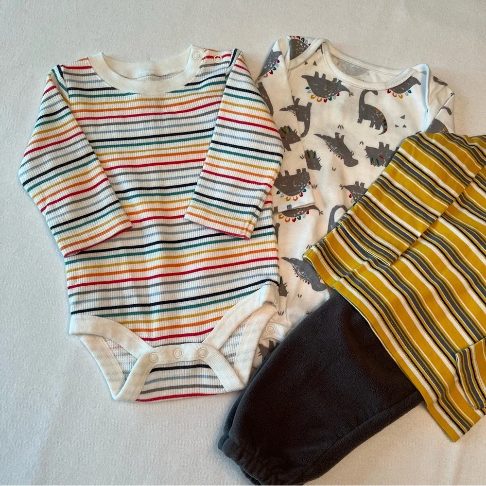 Carters 6M 4 Piece Bundle Long Sleeve Bodysuits Tee Fleece Bottoms Mix Match